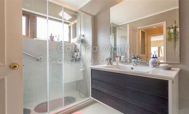 Casa en Venta en A pasos de calle Blanca estela