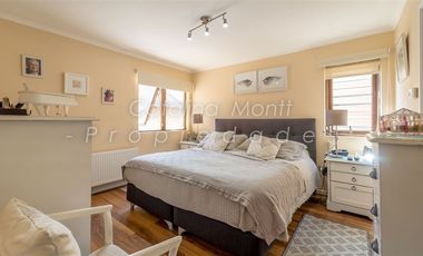 Casa en Venta en A pasos de calle Blanca estela