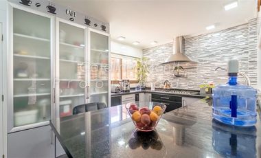 Casa en Venta en A pasos de calle Blanca estela