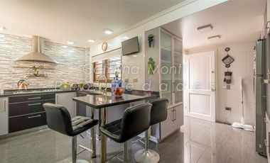 Casa en Venta en A pasos de calle Blanca estela