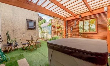 Casa en Venta en A pasos de calle Blanca estela