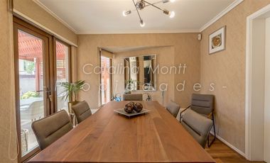 Casa en Venta en A pasos de calle Blanca estela