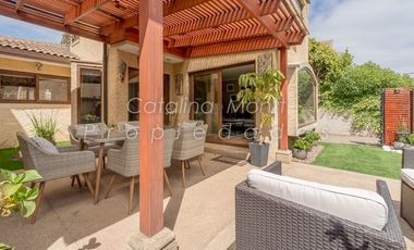 Casa en Venta en A pasos de calle Blanca estela