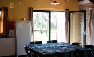 VENTA CASA UN DORMITORIO CON PILETA EN ROLDAN