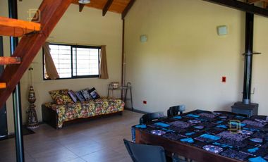 VENTA CASA UN DORMITORIO CON PILETA EN ROLDAN