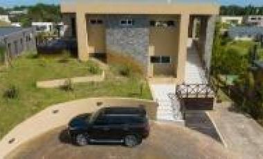 Casa en venta - 4 Dormitorios 7 Baños - Cochera - 470Mts2 - Pinamar