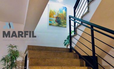 Casa Residencial Céntrica con Alberca en VENTA en Lomas Vista Hermosa Colima