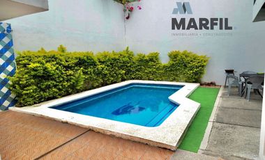 Casa Residencial Céntrica con Alberca en VENTA en Lomas Vista Hermosa Colima