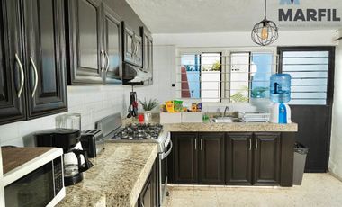 Casa Residencial Céntrica con Alberca en VENTA en Lomas Vista Hermosa Colima