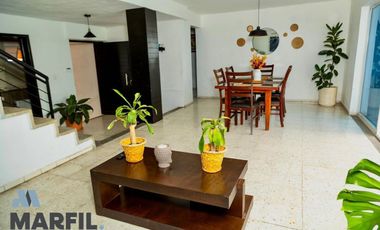 Casa Residencial Céntrica con Alberca en VENTA en Lomas Vista Hermosa Colima
