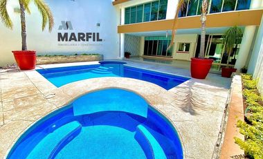 Casa en Venta con Alberca en Lomas Vista Hermosa Colima cerca Av Felipe Sevilla