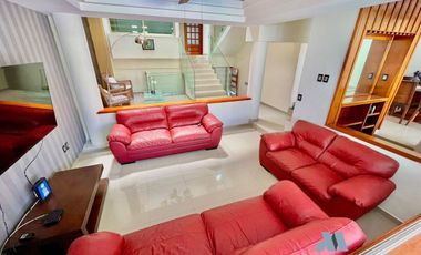 Casa en Venta con Alberca en Lomas Vista Hermosa Colima cerca Av Felipe Sevilla