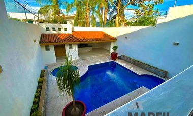 Casa en Venta con Alberca en Lomas Vista Hermosa Colima cerca Av Felipe Sevilla