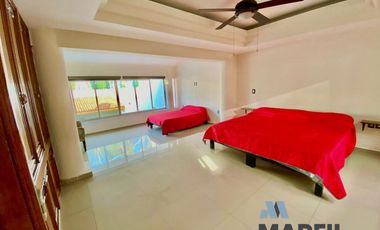 Casa en Venta con Alberca en Lomas Vista Hermosa Colima cerca Av Felipe Sevilla