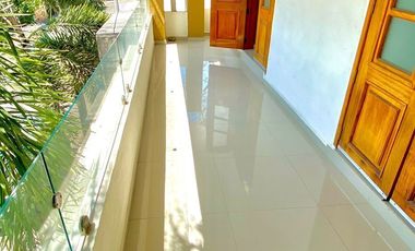 Casa en Venta con Alberca en Lomas Vista Hermosa Colima cerca Av Felipe Sevilla