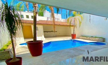 Casa en Venta con Alberca en Lomas Vista Hermosa Colima cerca Av Felipe Sevilla