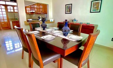 Casa en Venta con Alberca en Lomas Vista Hermosa Colima cerca Av Felipe Sevilla