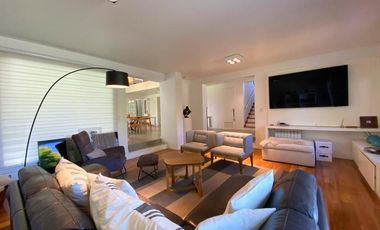 Casa venta Fisherton 3 dormitorios Pileta quincho jardin