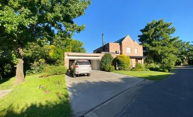 Casa venta Fisherton 3 dormitorios Pileta quincho jardin