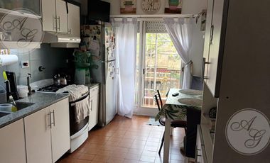 Casa en  Boedo Lote Propio con local