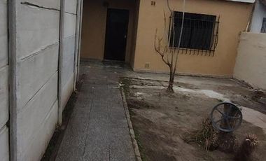 Casa en venta - 2 Dormitorios 1 Baño - 200Mts2 - Florencio Varela