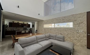 CASA EN VENTA AMUEBLADA Y DE 1 PISO EN PRIVADA EL ORIGEN XCANATÚN, MÉRIDA .