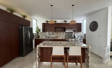 CASA EN VENTA AMUEBLADA Y DE 1 PISO EN PRIVADA EL ORIGEN XCANATÚN, MÉRIDA .