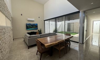 CASA EN VENTA AMUEBLADA Y DE 1 PISO EN PRIVADA EL ORIGEN XCANATÚN, MÉRIDA .