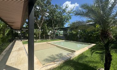 CASA EN VENTA AMUEBLADA Y DE 1 PISO EN PRIVADA EL ORIGEN XCANATÚN, MÉRIDA .