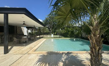 CASA EN VENTA AMUEBLADA Y DE 1 PISO EN PRIVADA EL ORIGEN XCANATÚN, MÉRIDA .