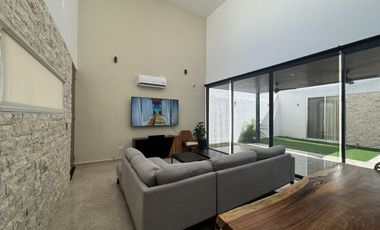 CASA EN VENTA AMUEBLADA Y DE 1 PISO EN PRIVADA EL ORIGEN XCANATÚN, MÉRIDA .