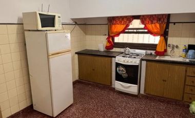 Casa en venta - 3 Dormitorios 1 Baño - 187Mts2 - Miramar