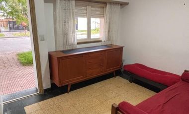 Casa en venta - 3 Dormitorios 1 Baño - 187Mts2 - Miramar