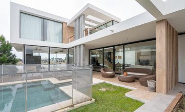 Casa en venta en Pinamar. Barrio Ecuestre