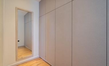 Casa en Barrio Ecuestre – Frente a la laguna. Piscina climatizada y terraza de 100 m²