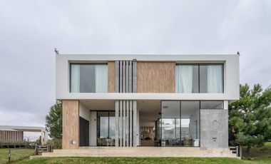 Casa en venta en Pinamar. Barrio Ecuestre