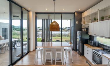 Casa en venta en Pinamar. Barrio Ecuestre
