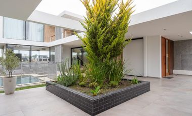 Casa en venta en Pinamar. Barrio Ecuestre