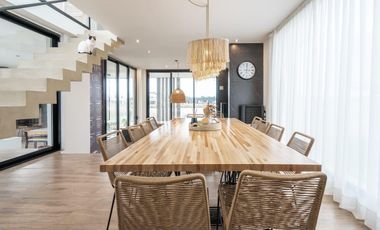 Casa en venta en Pinamar. Barrio Ecuestre