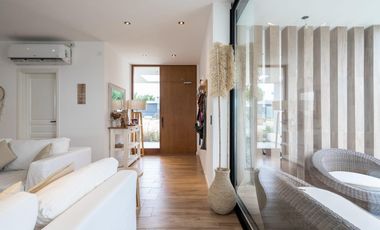 Casa en venta en Pinamar. Barrio Ecuestre