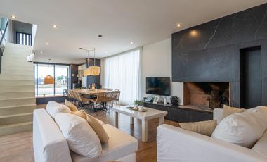 Casa en venta en Pinamar. Barrio Ecuestre