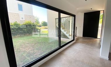 Casa en  Puertos Barrio Araucarias