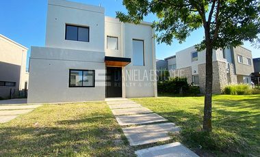 Casa en  Puertos Barrio Araucarias