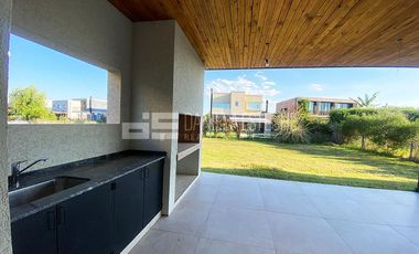 Casa en  Puertos Barrio Araucarias