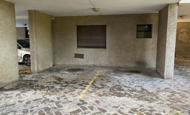 Venta -  Acassuso / 2 amb. c/balcón terraza y 2 cocheras