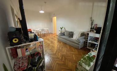 Venta -  Acassuso / 2 amb. c/balcón terraza y 2 cocheras