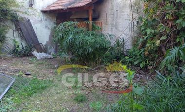 Venta de CHalet 5 Amb. en 2 Ptas. S/L 8.66x25M²,   en Ramos Mejia - Muy Buen Estado