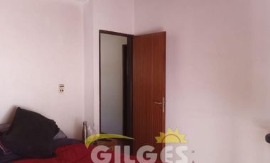 Venta de CHalet 5 Amb. en 2 Ptas. S/L 8.66x25M²,   en Ramos Mejia - Muy Buen Estado
