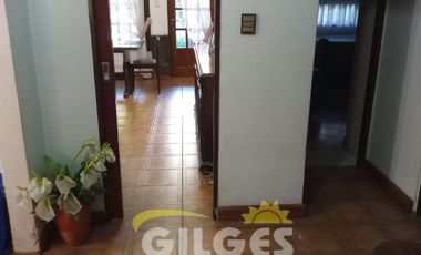 Venta de CHalet 5 Amb. en 2 Ptas. S/L 8.66x25M²,   en Ramos Mejia - Muy Buen Estado