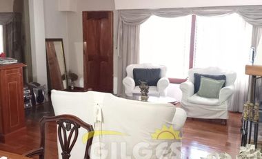 Venta de CHalet 5 Amb. en 2 Ptas. S/L 8.66x25M²,   en Ramos Mejia - Muy Buen Estado